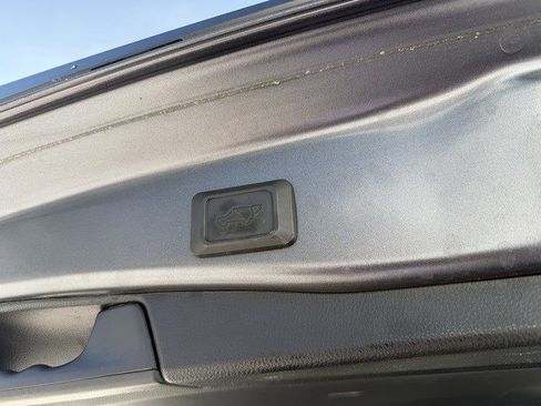 Used 2021 Toyota RAV4 SE w/ Weather & Moonroof Package image 18