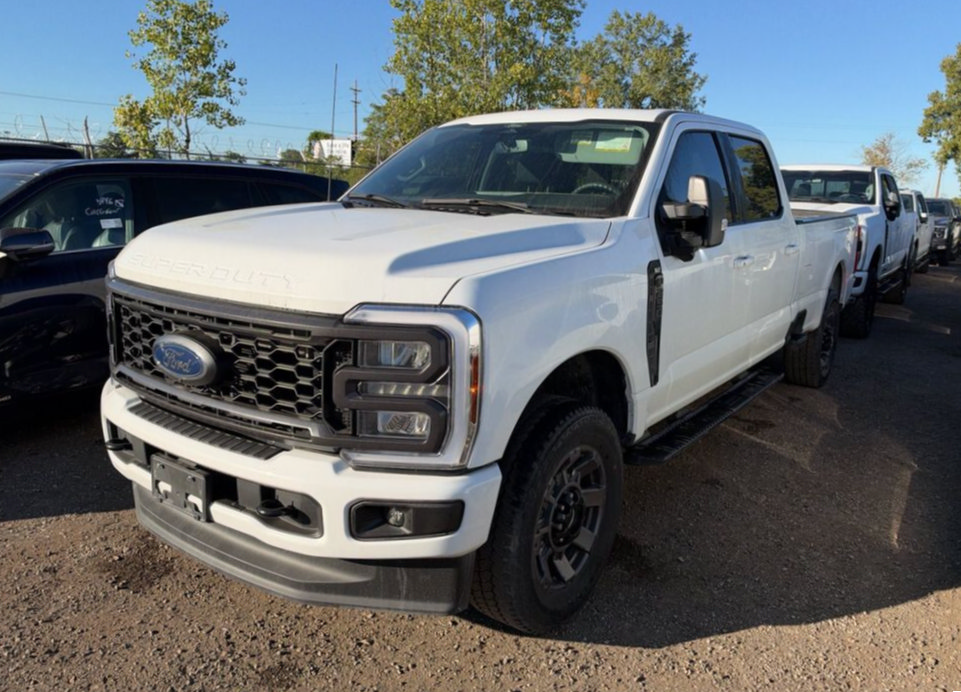 Used 2024 Ford F250 XLT w/ XLT Premium Package AWD/4WD image 2