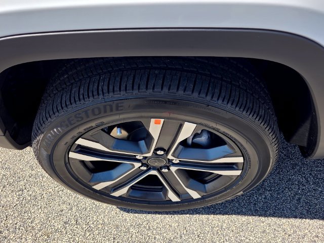 New 2027 Jeep Grand Cherokee Limited AWD/4WD image 19