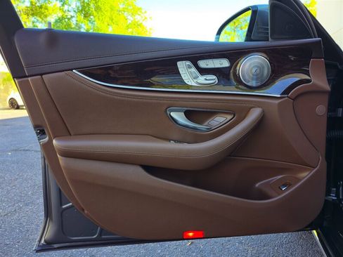Used 2017 Mercedes-Benz E 300 image 12