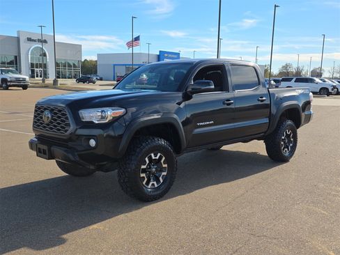 Used 2021 Toyota Tacoma TRD Off-Road image 4