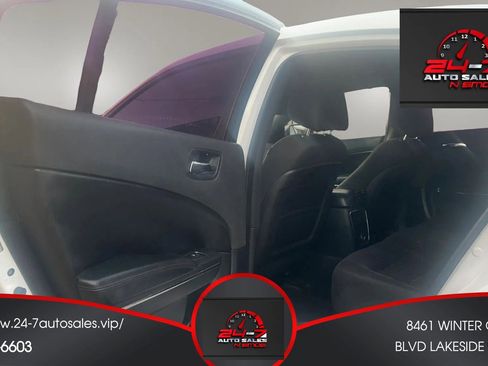 Used 2012 Dodge Charger SE image 10