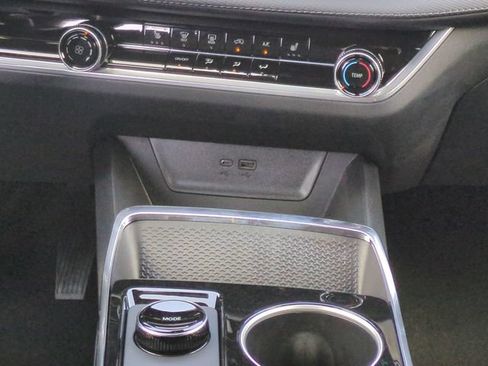 New 2026 Chevrolet Equinox LT w/ Safety and Technology Package FWD image 19