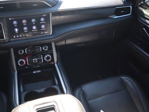 Used 2021 GMC Yukon Denali image 12
