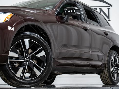 New 2026 Volvo XC60 B5 Core w/ Climate Package image 27