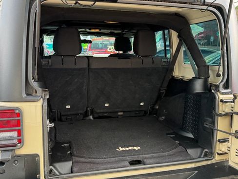 Used 2017 Jeep Wrangler Unlimited Sport w/ Connectivity Group image 17