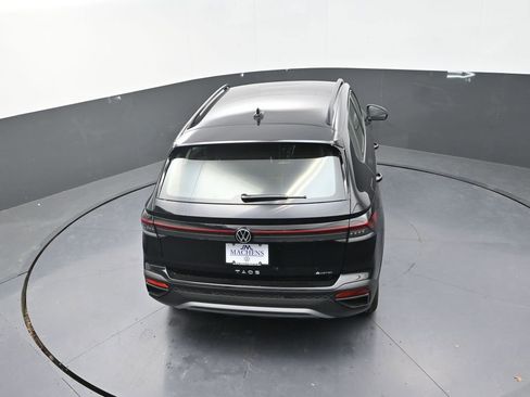 New 2026 Volkswagen Taos S image 15