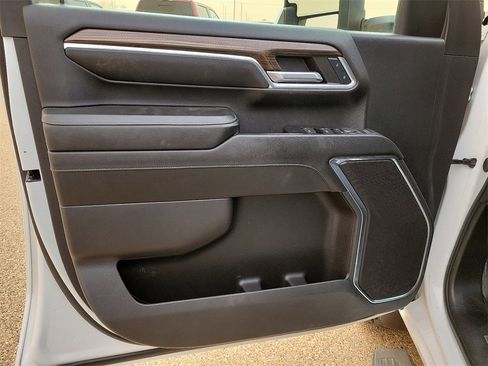 Used 2024 Chevrolet Silverado 2500 LT w/ Convenience Package image 18