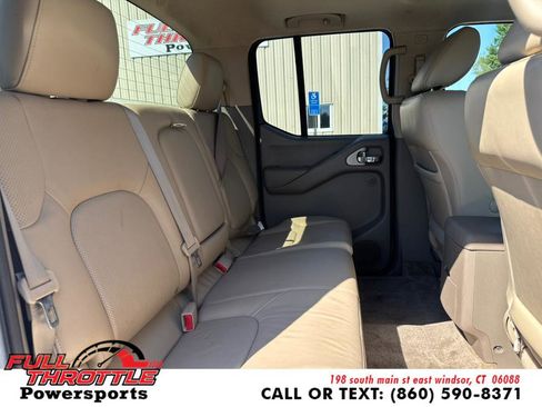 Used 2011 Nissan Frontier SL w/ Moonroof Pkg image 15