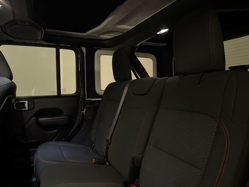 Used 2023 Jeep Wrangler Unlimited Rubicon AWD/4WD image 23