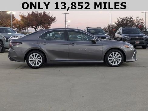 Used 2024 Toyota Camry LE image 4