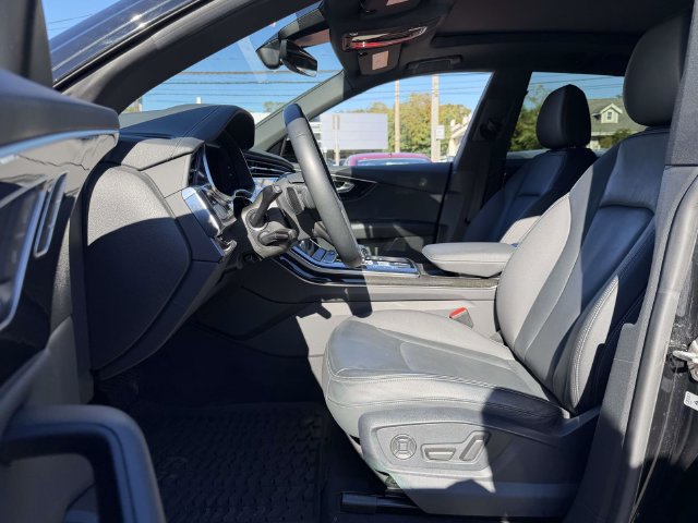 Used 2023 Audi Q8 Premium w/ Convenience Package AWD/4WD image 11