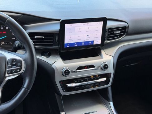 Used 2022 Ford Explorer XLT w/ Equipment Group 202A image 39