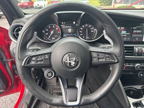 Used 2022 Alfa Romeo Giulia Veloce image 30