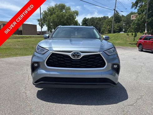Certified 2020 Toyota Highlander XLE FWD image 8