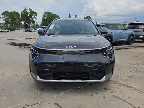 New 2026 Kia Niro Wind FWD image 3
