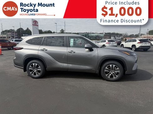 New 2026 Toyota Highlander XLE image 8