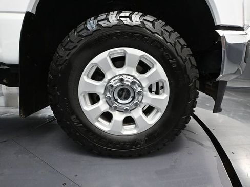 Used 2024 Ford F250 XLT w/ FX4 Off-Road Package image 16