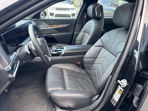 Used 2025 BMW 740i xDrive image 20