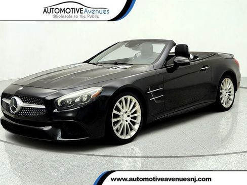 Used 2017 Mercedes-Benz SL 550 image 1