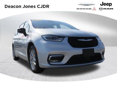 Certified 2024 Chrysler Pacifica Touring-L