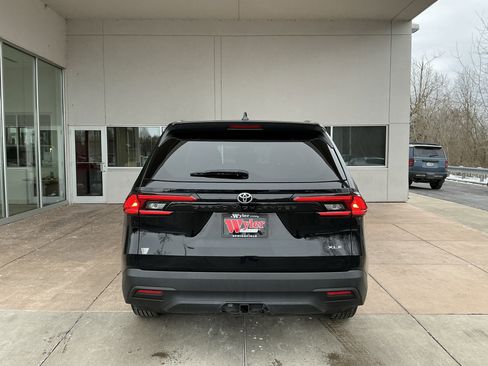 Used 2024 Toyota Grand Highlander XLE image 21