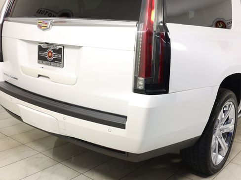 Used 2016 Cadillac Escalade ESV Premium AWD/4WD image 50