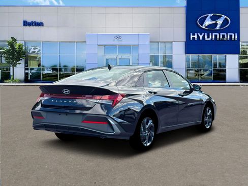 New 2026 Hyundai Elantra SEL FWD image 7