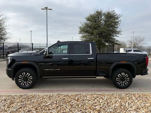 Used 2024 GMC Sierra 2500 Denali Ultimate image 2