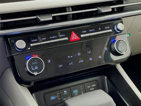 Certified 2025 Hyundai Tucson SEL AWD/4WD image 19