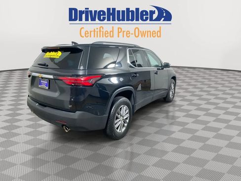 Used 2022 Chevrolet Traverse LT image 2