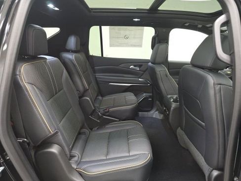 New 2026 Chevrolet Traverse High Country image 25