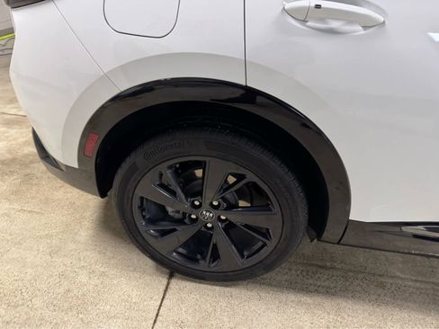 Certified 2025 Buick Envision Sport Touring image 8