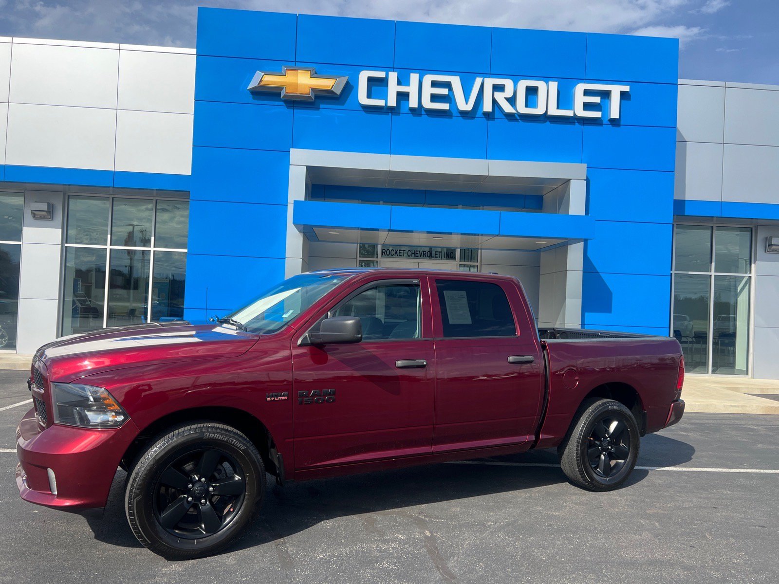 Used 2017 RAM 1500 Express w/ Express Value Package RWD image 1