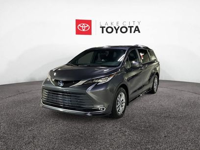 New 2025 Toyota Sienna Limited