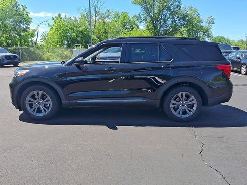 Used 2022 Ford Explorer XLT w/ Equipment Group 202A AWD/4WD image 7