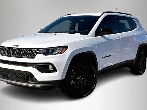 Used 2026 Jeep Compass Latitude image 3