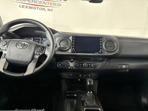 Used 2023 Toyota Tacoma TRD Off-Road AWD/4WD image 25