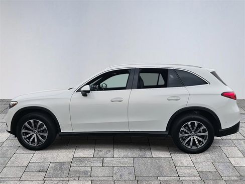 Certified 2024 Mercedes-Benz GLC 300 4MATIC image 4