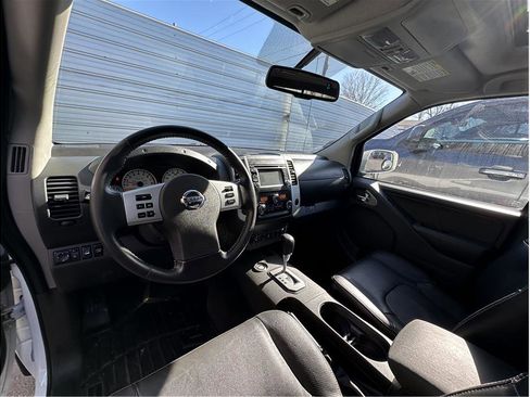 Used 2021 Nissan Frontier PRO-4X w/ Pro-4x Utility Package image 2