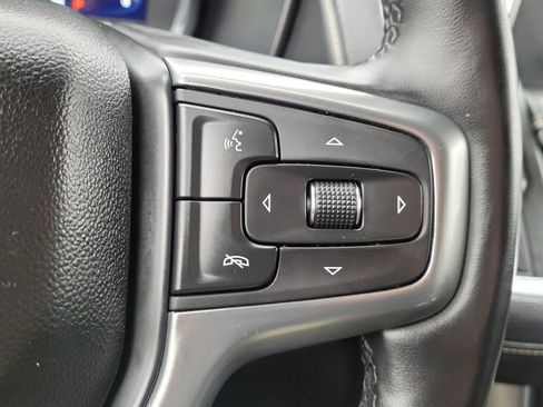 Used 2023 Chevrolet Suburban Premier image 31