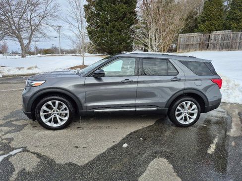 Used 2023 Ford Explorer Platinum image 4