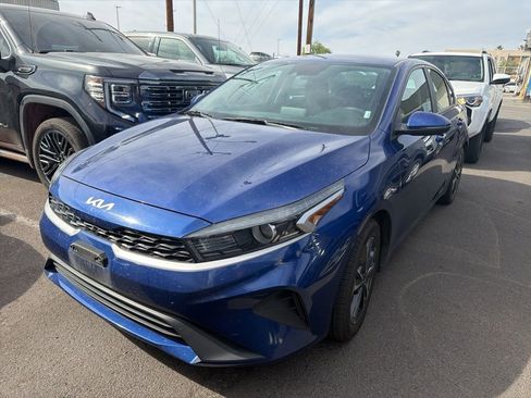 Used 2023 Kia Forte LXS w/ LXS Technology Package image 4