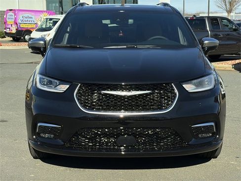 New 2026 Chrysler Pacifica Pinnacle image 15