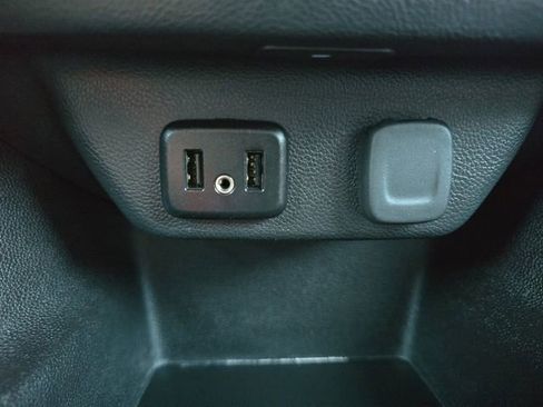 Used 2019 Chevrolet Traverse LT image 6