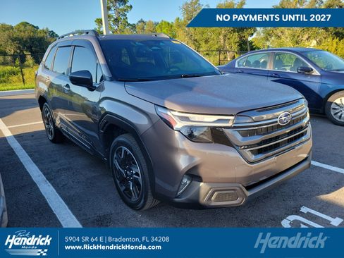 Used 2025 Subaru Forester Limited AWD/4WD image 1