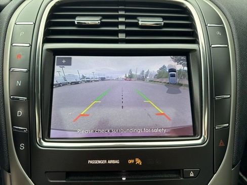 Used 2019 Lincoln Nautilus Reserve image 21