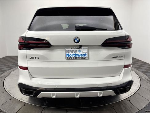 New 2026 BMW X5 xDrive40i w/ M Sport Package AWD/4WD image 15