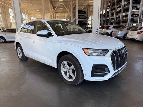 Used 2023 Audi Q5 2.0T Premium w/ Convenience Package AWD/4WD image 1