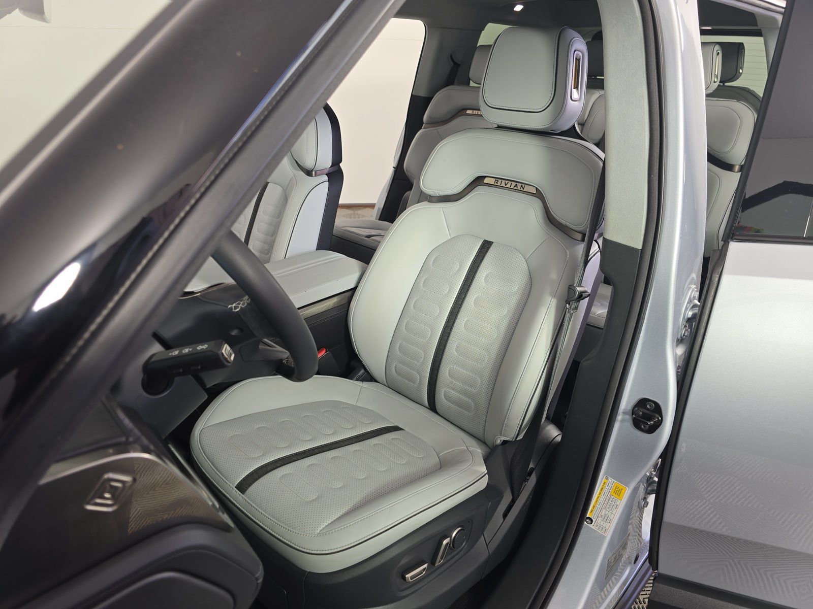 Used 2023 Rivian R1S Launch Edition Quad AWD/4WD image 20